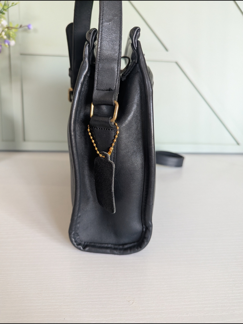 vintage Coach Devon Bag (Style #9908) from the 1990s, made of black glovetanned - Picture 5 of 14